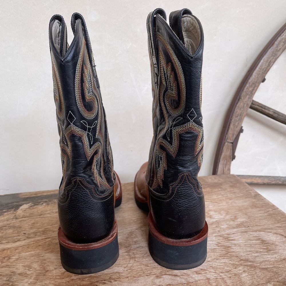 ARIAT COWBOY BOOTS Black Brown Embroidered Leather Mens Boys 5.5B NEW Retail$240 - Picture 5 of 14